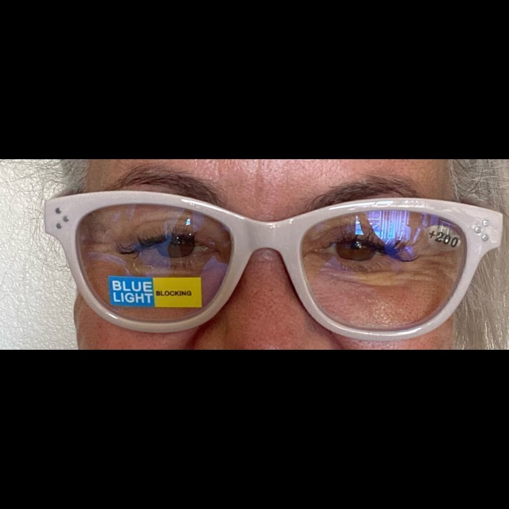 - 💼Light Pink Framed Readers with Blue Light Protection +2.00 Power - Picture 5 of 6